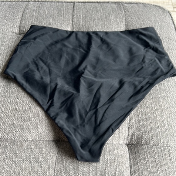 Cupshe High waisted bottoms - Picture 3 of 3